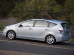 Toyota Prius MPV v 2011 года